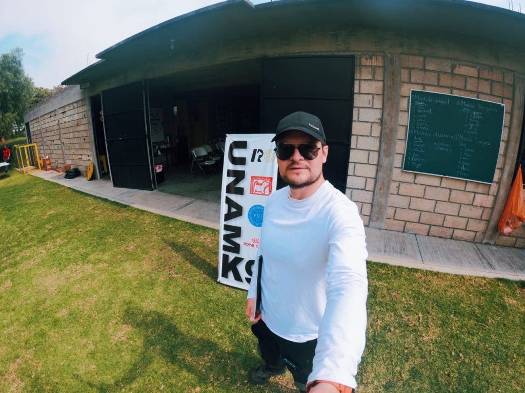 Alex en el Seminario Nacional SAR-K9 en UNAM K9